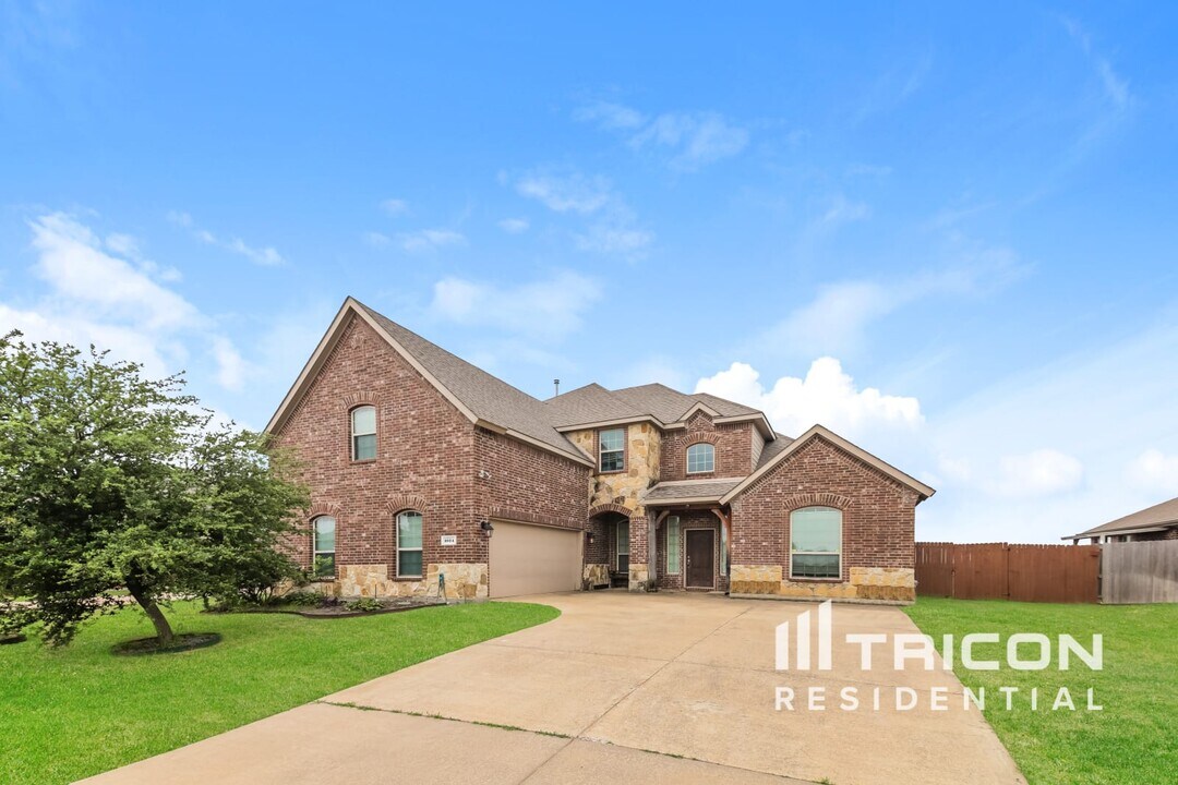 1024 Lufkin Ln in Forney, TX - Building Photo