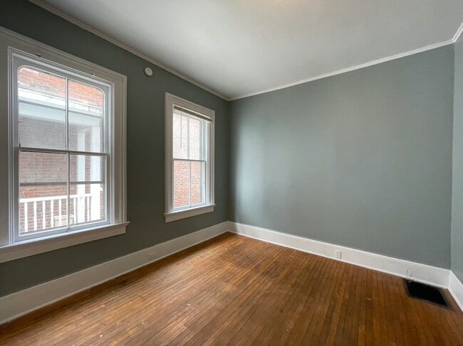 68 W Mohawk St, Unit 68 West Mohawk Street in Oswego, NY - Building Photo - Building Photo