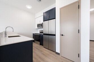 857 Bergen Ave in Jersey City, NJ - Foto de edificio - Building Photo