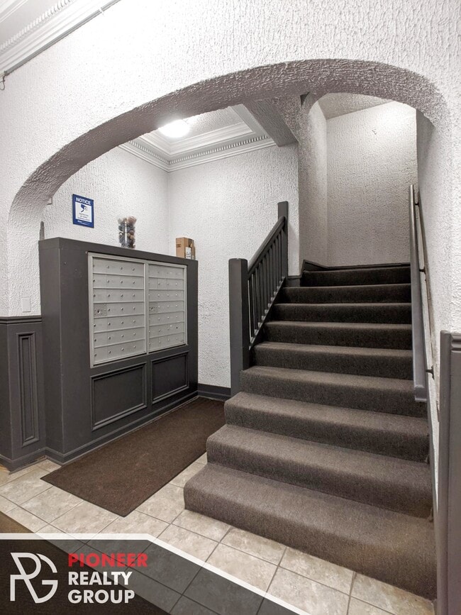 705 W Belmont Ave, Unit #711-211 in Chicago, IL - Building Photo - Building Photo