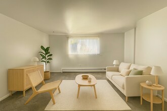 12121 W Nevada Dr in Lakewood, CO - Foto de edificio - Building Photo