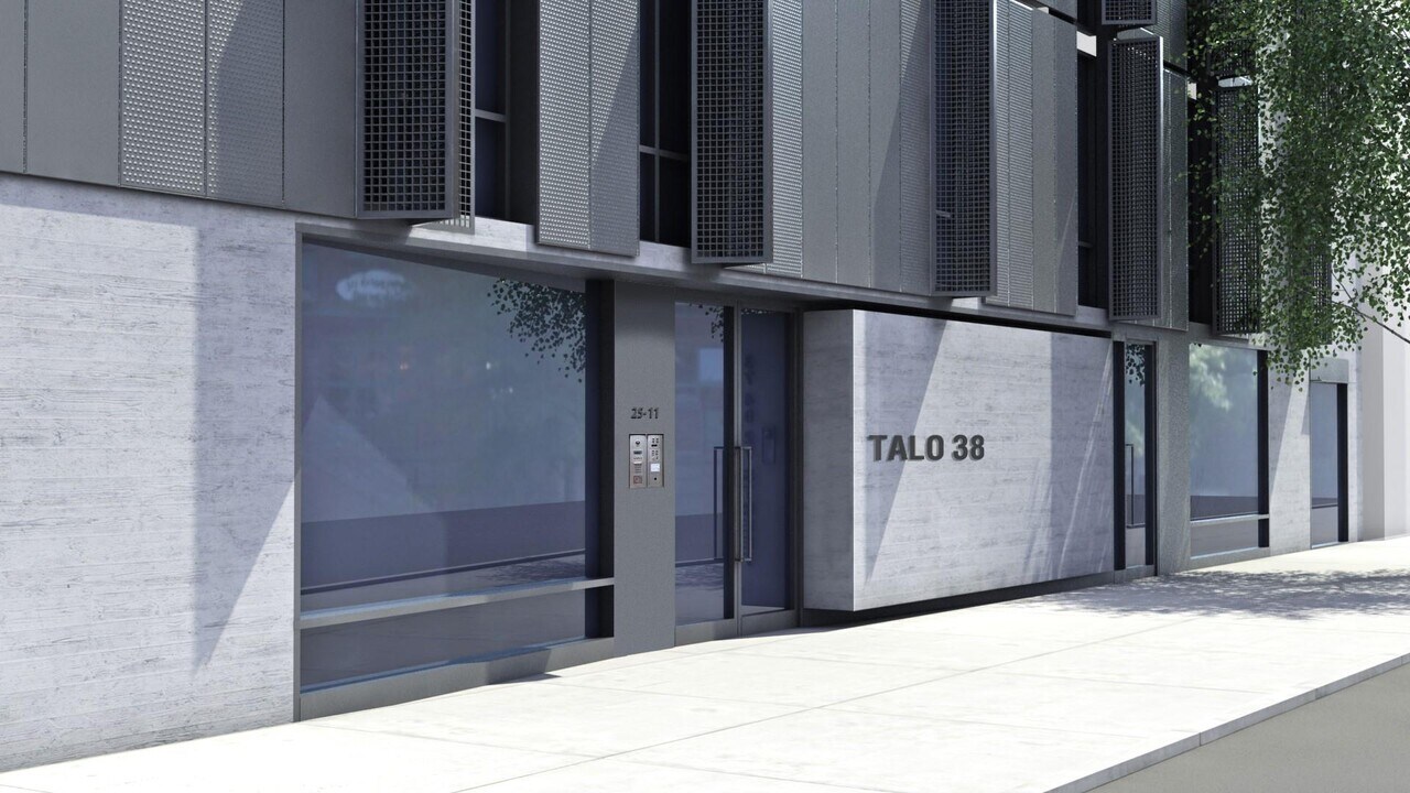 37-40-40 27th St in Queens, NY - Building Photo