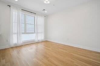 382 7th St in Jersey City, NJ - Building Photo - Building Photo