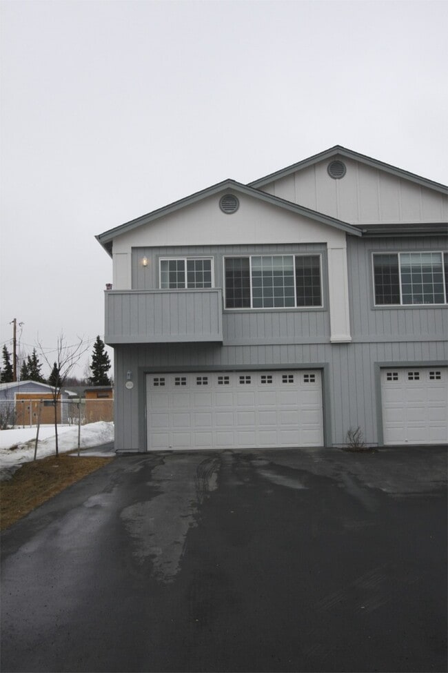 property at 5633 Sapphire Loop