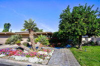 30 Columbia Dr in Rancho Mirage, CA - Building Photo - Building Photo