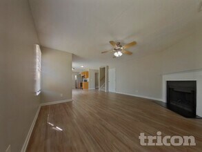 490 Fox Trot Dr in Columbia, SC - Foto de edificio - Building Photo