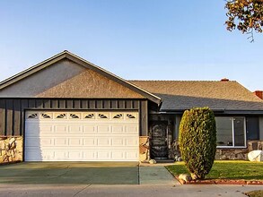 133 E 140th St in Los Angeles, CA - Building Photo - Building Photo