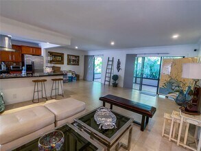 956 Mockingbird Ln in Plantation, FL - Building Photo - Building Photo