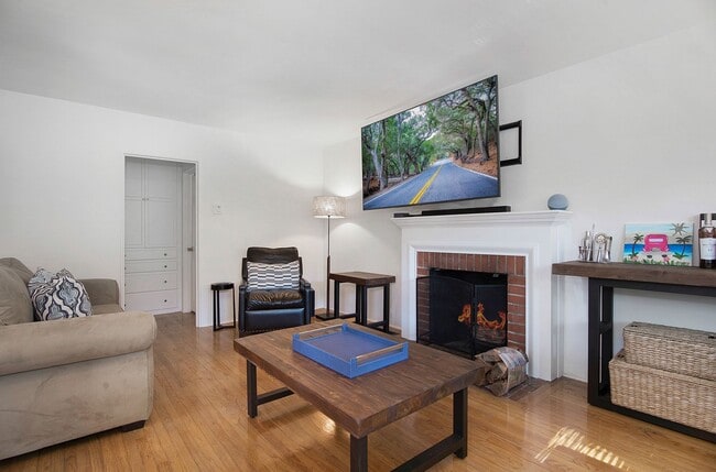 538 Ramona Ave in Laguna Beach, CA - Building Photo - Building Photo