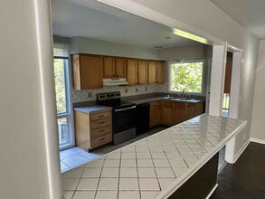 1201 Old Cannons Ln-Unit -1 in Louisville, KY - Building Photo - Building Photo