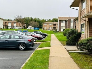 401 Cynthia Ct in Princeton, NJ - Building Photo - Building Photo