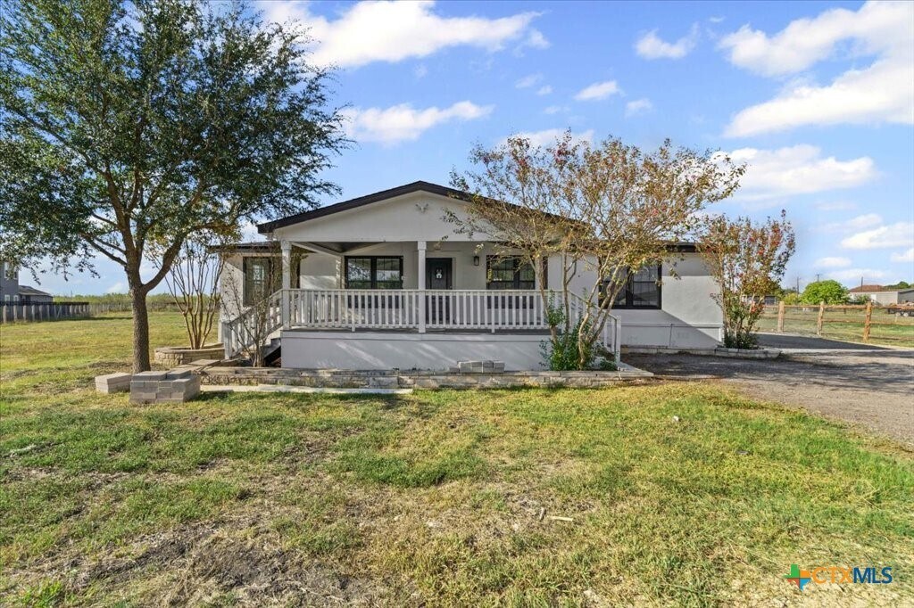 180 Dunlap Cir in Kyle, TX - Building Photo