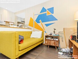 170 Rawson Rd, Unit 2 in Brookline, MA - Building Photo