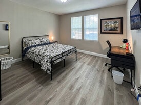 704 Saint Clair St in Jacksonville, FL - Building Photo