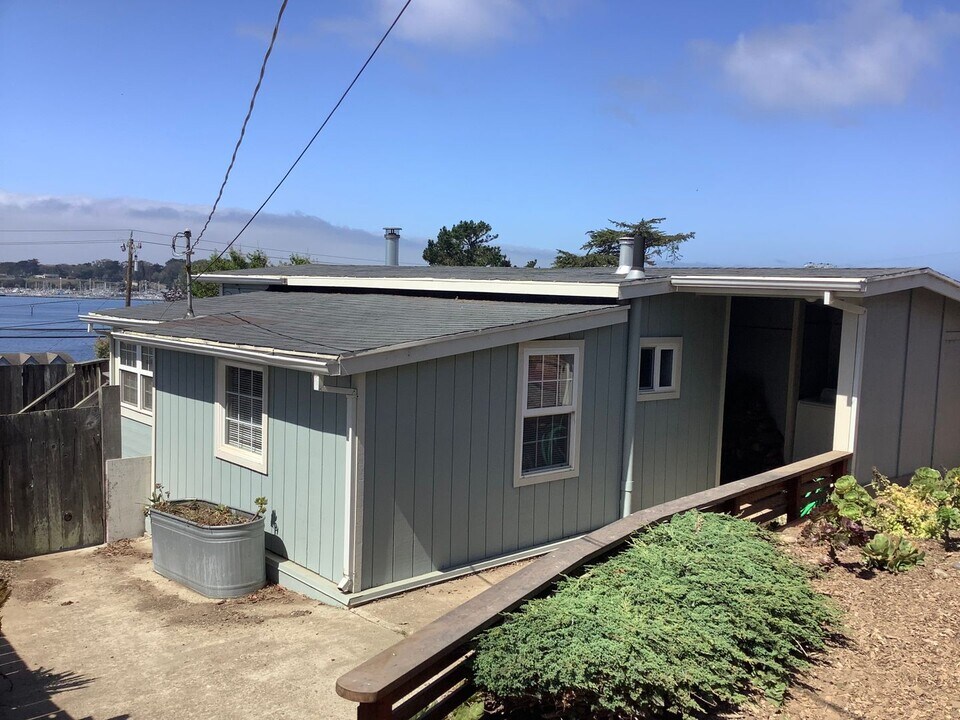1125 Bodega Ave in Bodega Bay, CA - Building Photo
