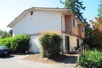 Redcliffe House in Edmonds, WA - Foto de edificio - Building Photo