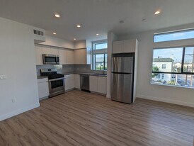 338 Mariposa Ave, Unit 301 in Los Angeles, CA - Building Photo