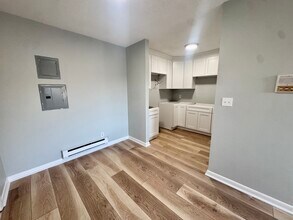 837 River St, Unit 5 in Boston, MA - Building Photo - Building Photo