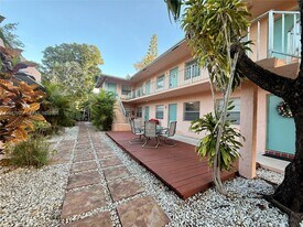 10 SE 9th Ave in Fort Lauderdale, FL - Building Photo