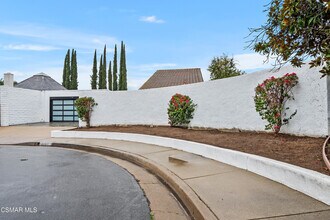 4531 Coolhaven Ct in Westlake Village, CA - Foto de edificio - Building Photo