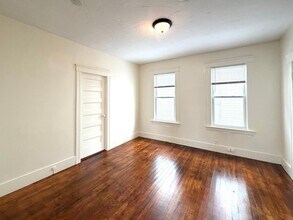 8 Almont Ave in Worcester, MA - Building Photo - Building Photo