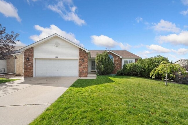 101 Whitney Bay in Windsor, CO - Building Photo - Building Photo