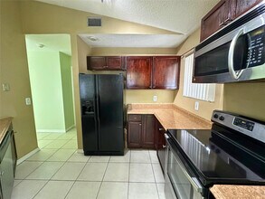 2410 SW 87th Terrace in Miramar, FL - Building Photo - Building Photo