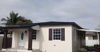 4360 E 10th Ave in Hialeah, FL - Building Photo