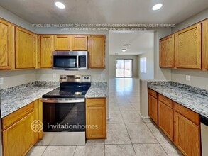 8109 W Whyman Ave in Phoenix, AZ - Building Photo - Building Photo