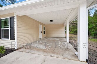 5512 Crockett Ct in Keystone Heights, FL - Foto de edificio - Building Photo