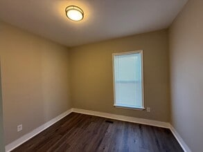 347 Spruce St in Manchester, NH - Building Photo - Building Photo