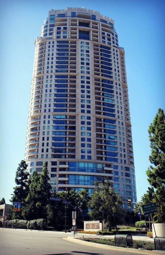 The Century in Los Angeles, CA - Building Photo - Building Photo