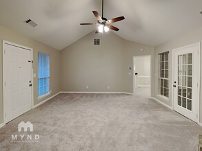424 Streamview Ln in Stockbridge, GA - Building Photo - Building Photo