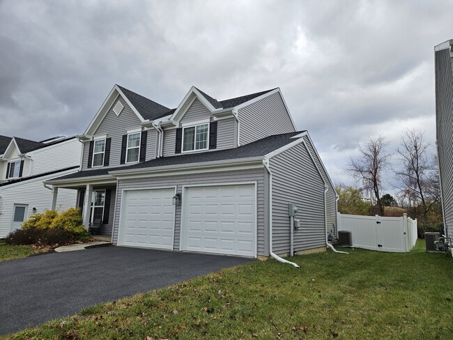 227 Barrington Ln in Bellefonte, PA - Foto de edificio - Building Photo