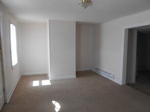 528 E Patapsco Ave in Baltimore, MD - Building Photo - Building Photo