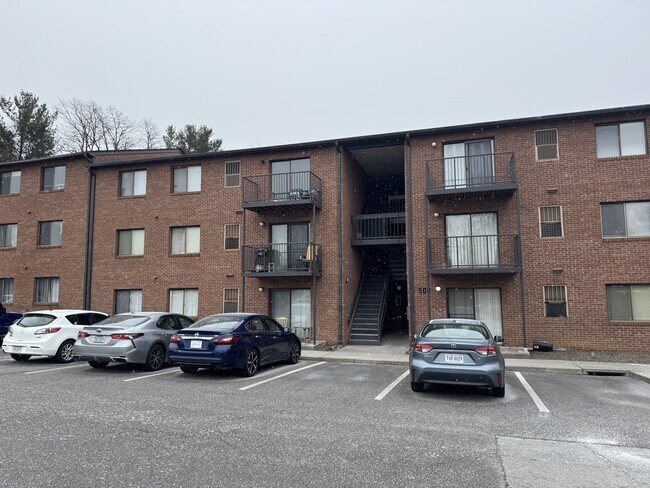 property at 909 Montgomery St NW