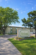 Parkwood Apartments in Texas City, TX - Building Photo - Building Photo