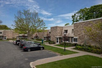 1314 Smithtown Ave in Bohemia, NY - Building Photo - Building Photo