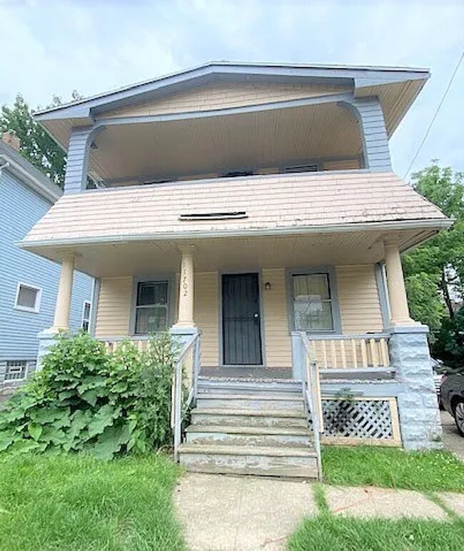 property at 11702 Honeydale Ave