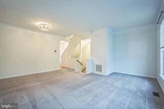 13013 Park Crescent Cir in Herndon, VA - Building Photo - Building Photo