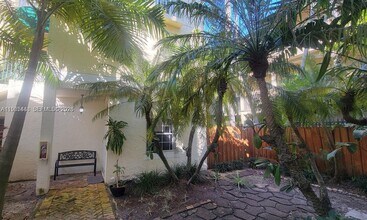 3356 Bird Ave in Miami, FL - Building Photo - Building Photo