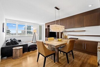 100 Lincoln Rd, Unit 1143 in Miami Beach, FL - Building Photo - Building Photo