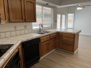 14009 Christella Ct in Bakersfield, CA - Building Photo - Building Photo