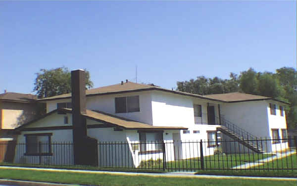 2031 E 19th St in San Bernardino, CA - Building Photo