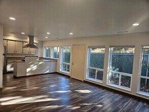 8817 NE 15th Ave, Unit 8817C in Vancouver, WA - Foto de edificio - Building Photo