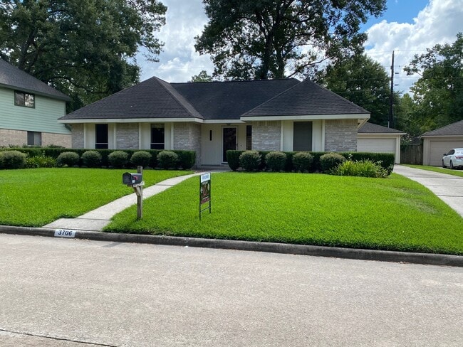 3706 Hill Springs Dr in Houston, TX - Building Photo - Building Photo