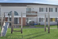 Cedar Pointe Apartments photo'