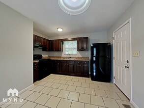 612 15th Ct NW in Center Point, AL - Foto de edificio - Building Photo