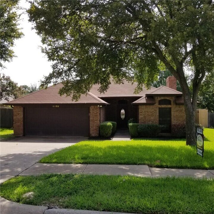1932 Longhorn Trail in Grapevine, TX - Building Photo