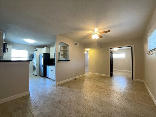 1502 Heights Blvd in Houston, TX - Foto de edificio - Building Photo